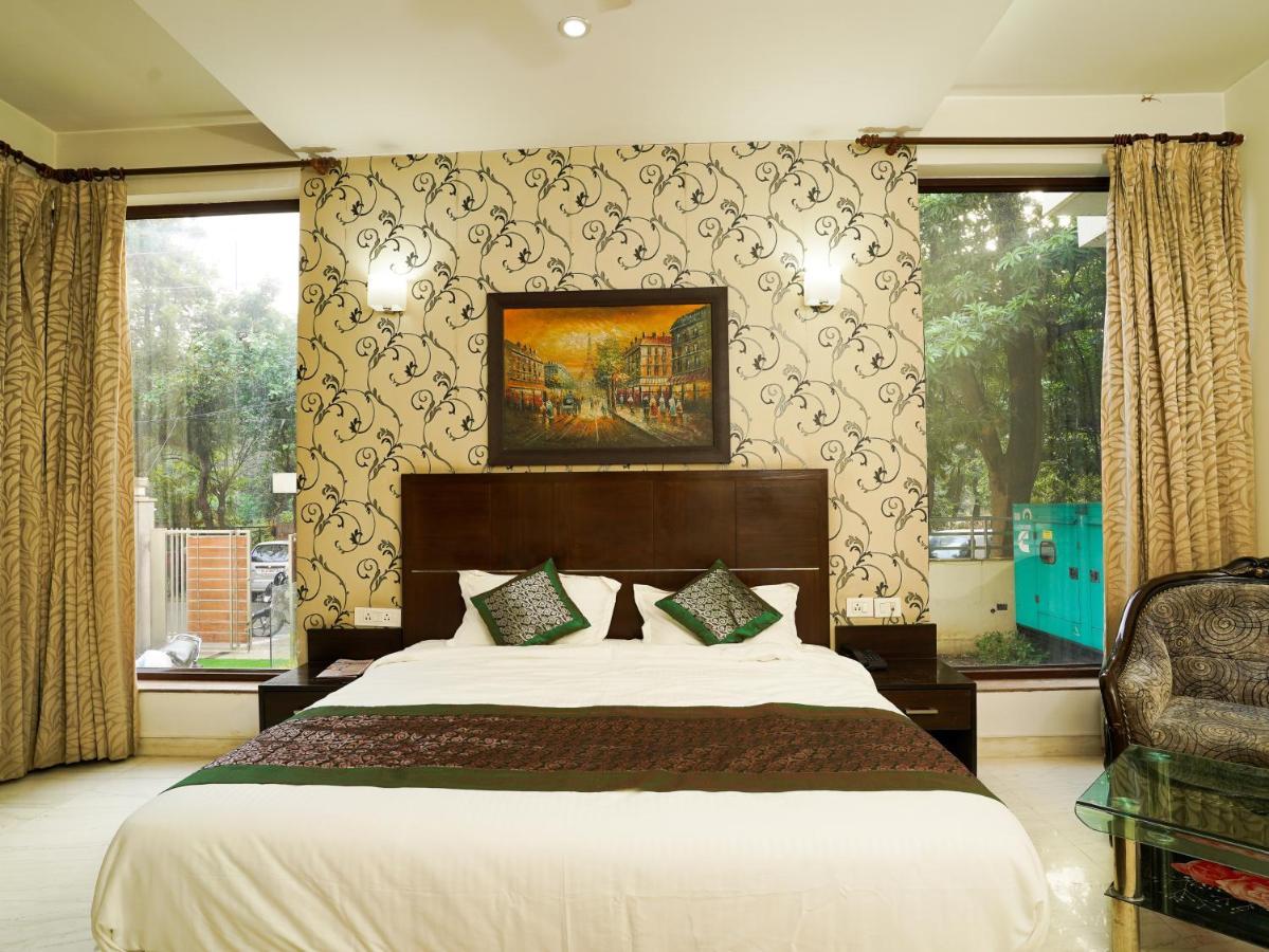 Lime Tree Hotel Sushant Lok Gurgaon Sector 29 Next To Iffco Chowk Metro Extérieur photo