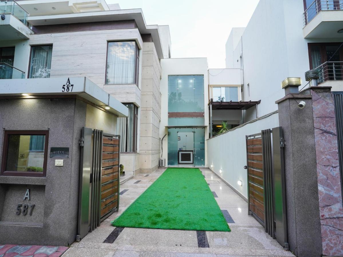 Lime Tree Hotel Sushant Lok Gurgaon Sector 29 Next To Iffco Chowk Metro Extérieur photo