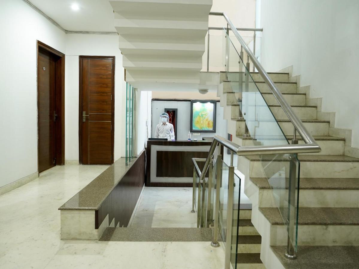 Lime Tree Hotel Sushant Lok Gurgaon Sector 29 Next To Iffco Chowk Metro Extérieur photo