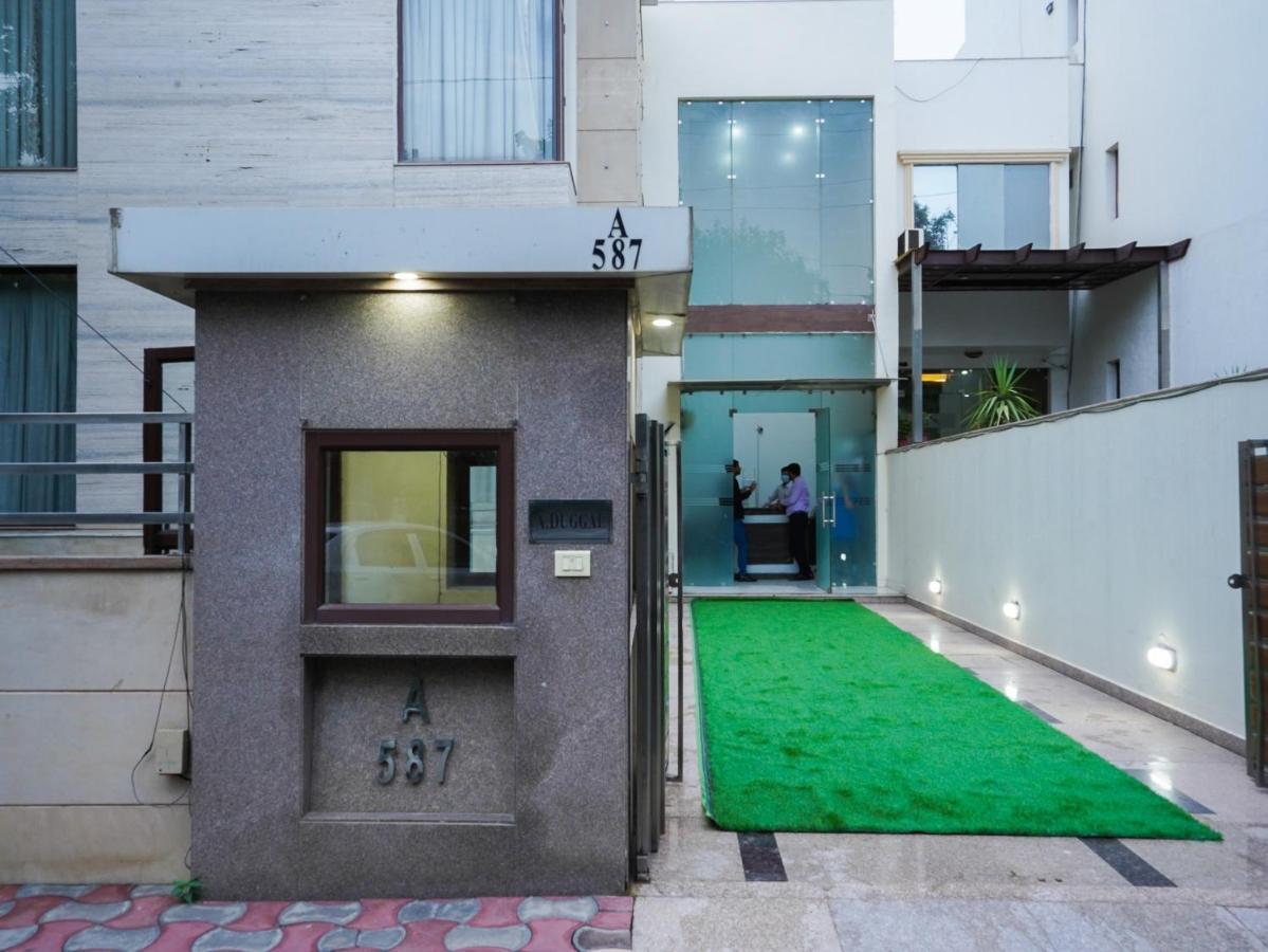 Lime Tree Hotel Sushant Lok Gurgaon Sector 29 Next To Iffco Chowk Metro Extérieur photo