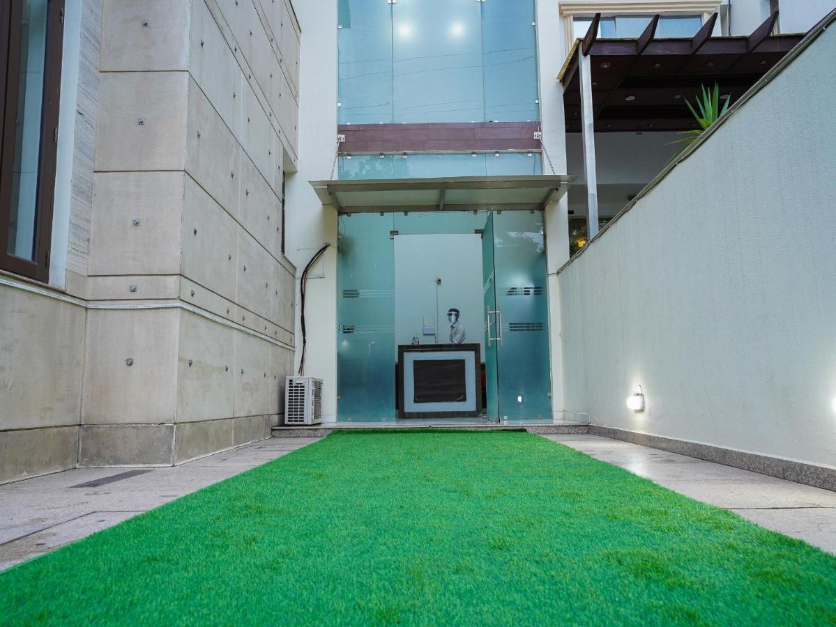 Lime Tree Hotel Sushant Lok Gurgaon Sector 29 Next To Iffco Chowk Metro Extérieur photo