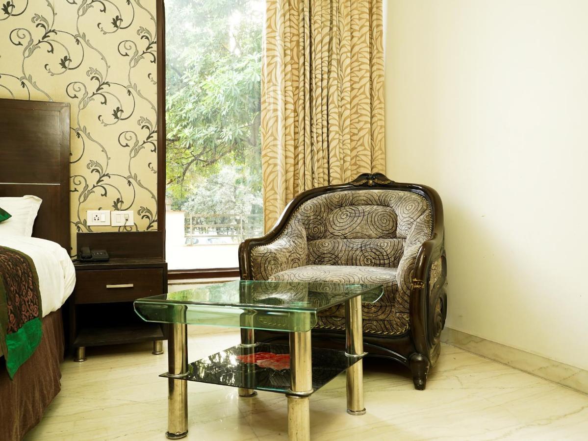 Lime Tree Hotel Sushant Lok Gurgaon Sector 29 Next To Iffco Chowk Metro Extérieur photo