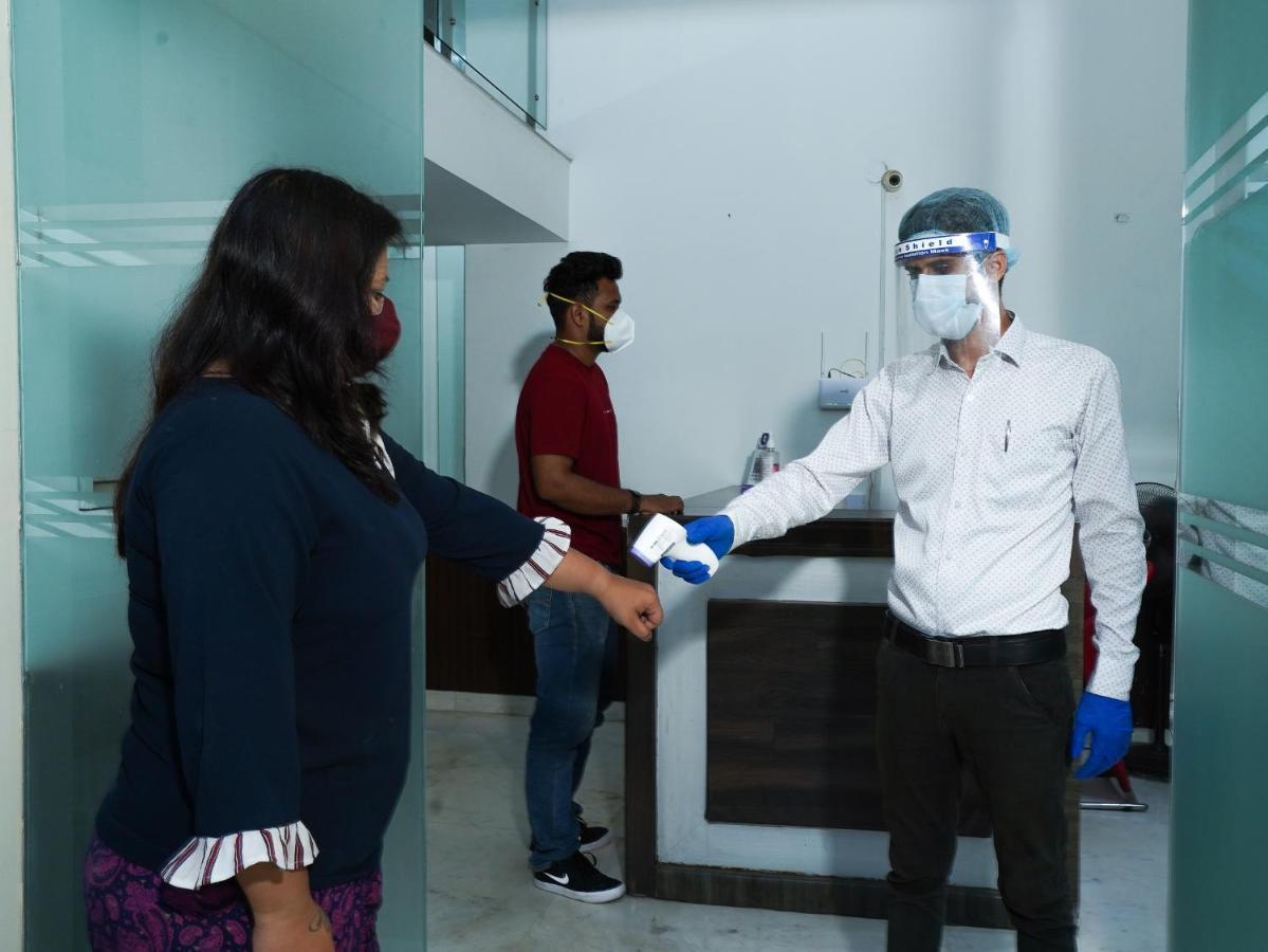Lime Tree Hotel Sushant Lok Gurgaon Sector 29 Next To Iffco Chowk Metro Extérieur photo