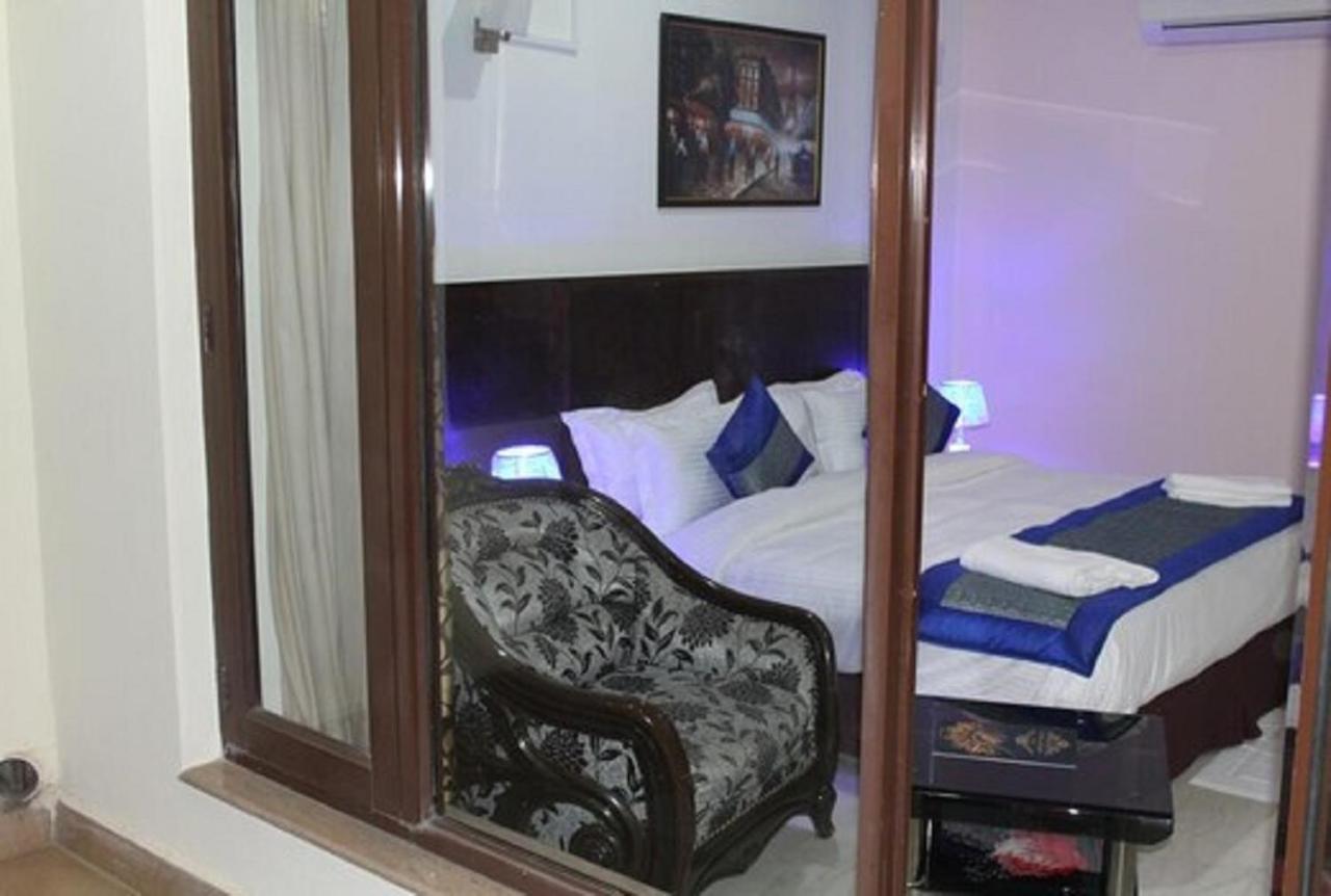 Lime Tree Hotel Sushant Lok Gurgaon Sector 29 Next To Iffco Chowk Metro Extérieur photo