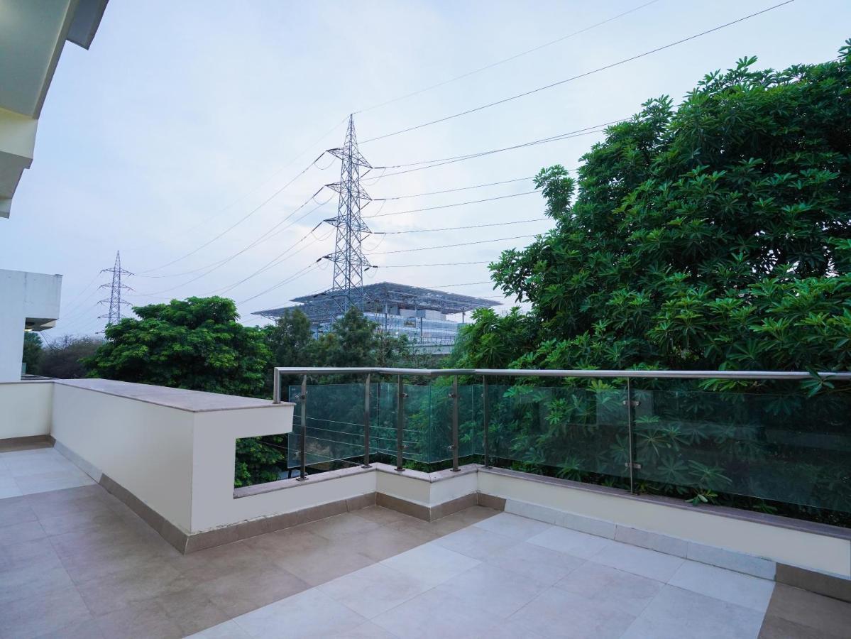 Lime Tree Hotel Sushant Lok Gurgaon Sector 29 Next To Iffco Chowk Metro Extérieur photo