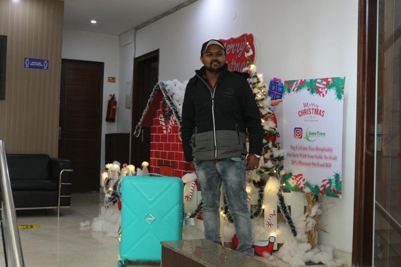 Lime Tree Hotel Sushant Lok Gurgaon Sector 29 Next To Iffco Chowk Metro Extérieur photo