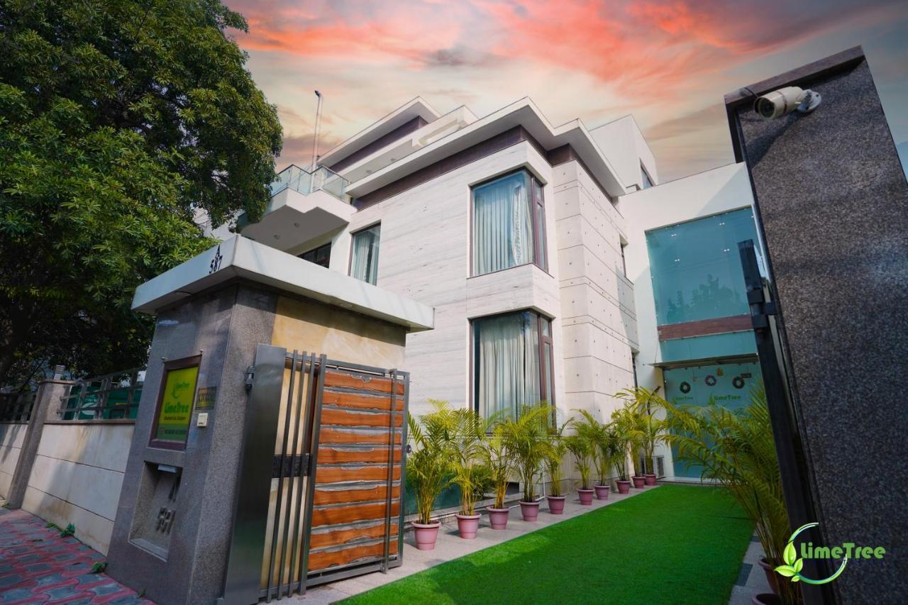 Lime Tree Hotel Sushant Lok Gurgaon Sector 29 Next To Iffco Chowk Metro Extérieur photo